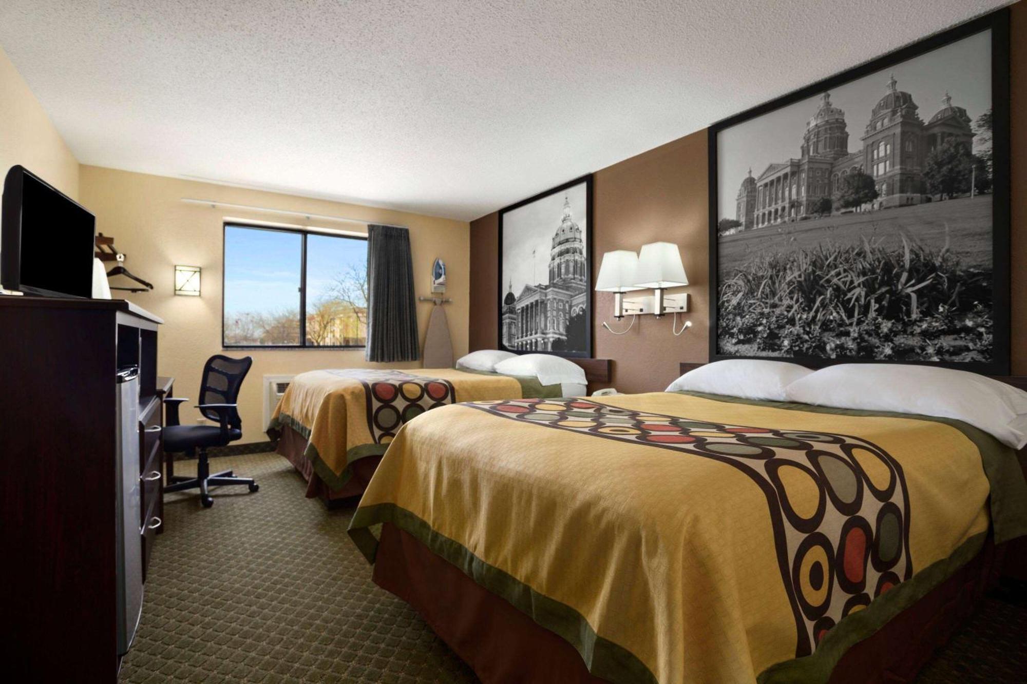 Super 8 by Wyndham Cedar Rapids Hotell Exteriör bild