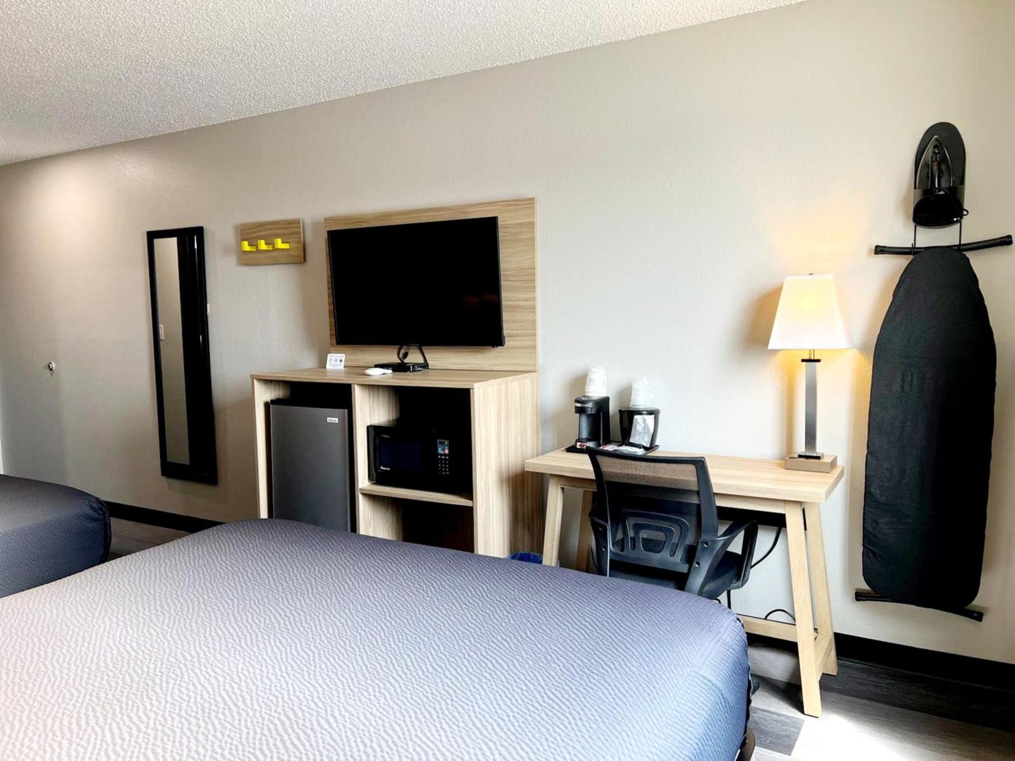 Super 8 by Wyndham Cedar Rapids Hotell Exteriör bild